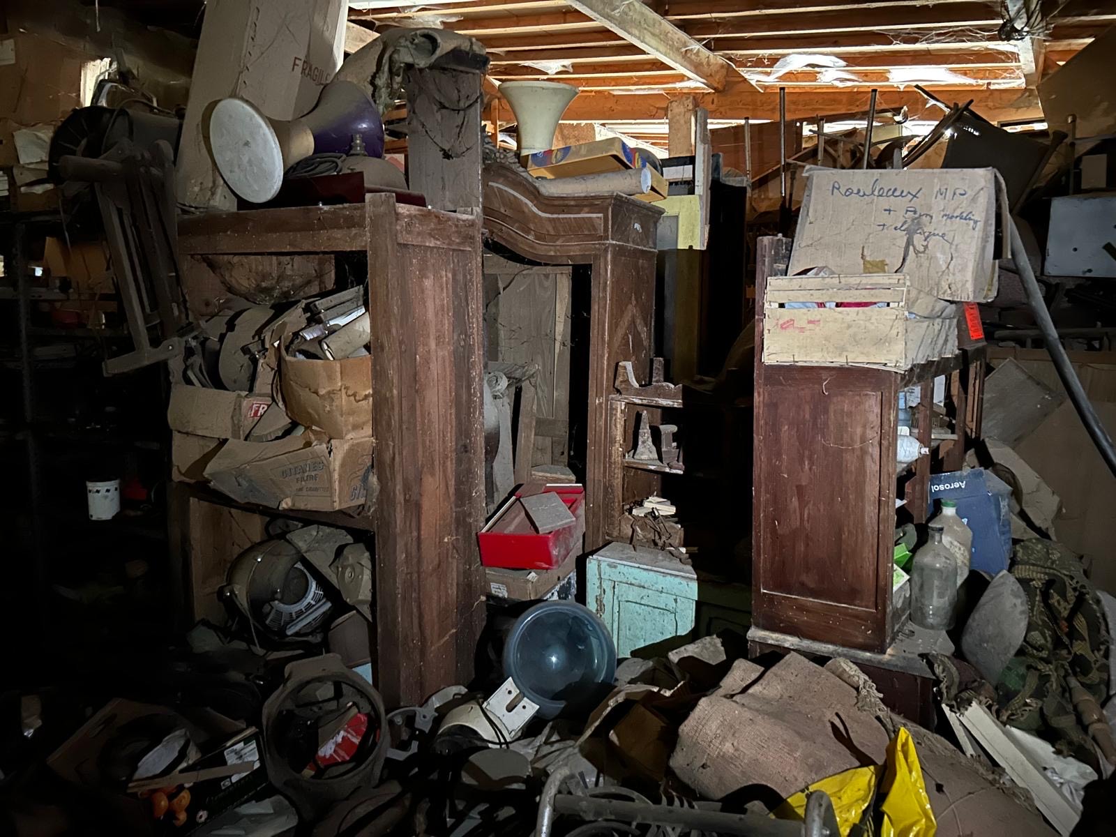 Les articles endommagés sont redirigés vers des canaux spécialisés.